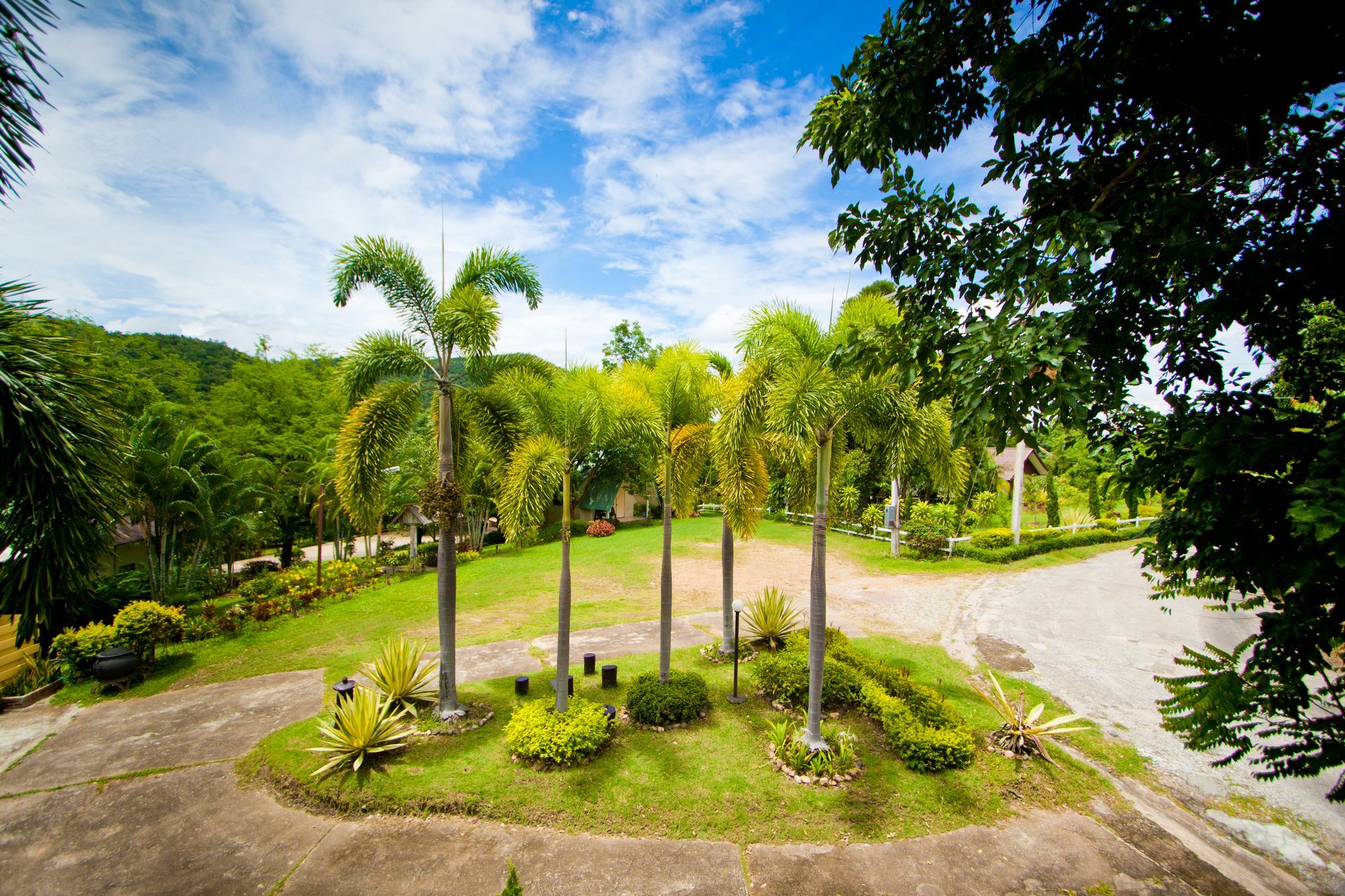 Touch Star Resort - Doi Inthanon Chom Thong Ngoại thất bức ảnh